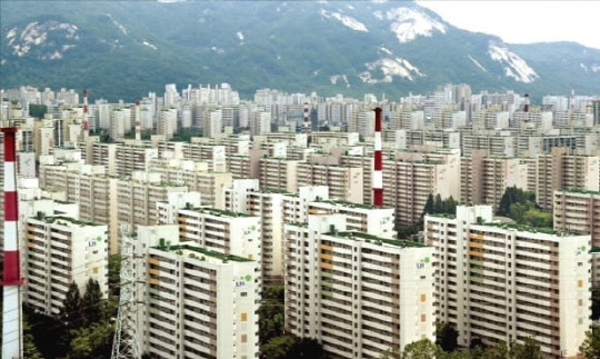 서울에서 최근 1년새 집값이 가장 많이 오른 노원구 아파트촌 <연합뉴스>